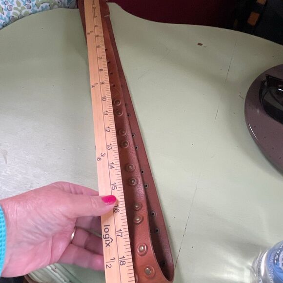 American Eagle size M brown leather belt. - Picture 8 of 11